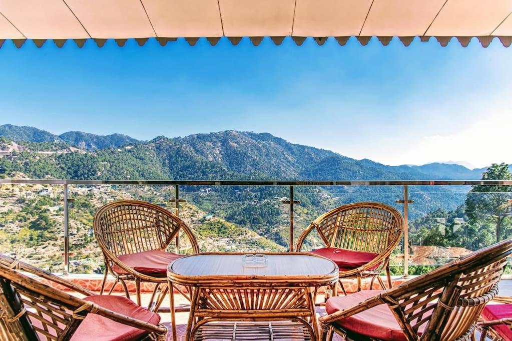 Kasauli Edge Apt With Balcony Zewnętrze zdjęcie
