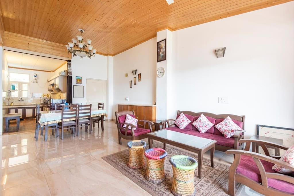 Kasauli Edge Apt With Balcony Zewnętrze zdjęcie