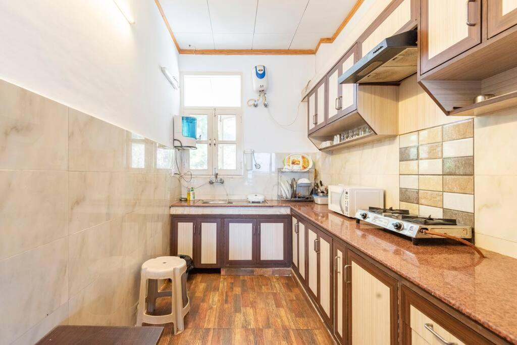 Kasauli Edge Apt With Balcony Zewnętrze zdjęcie